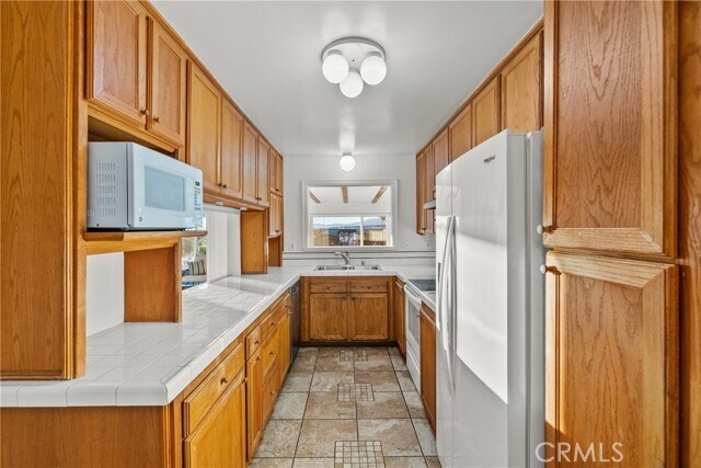 Building Photo - 10561 Alskog St