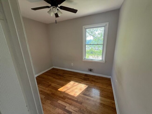 Building Photo - Charming 4-Bedroom Home in Forest Park, GA – Recently Renovated!