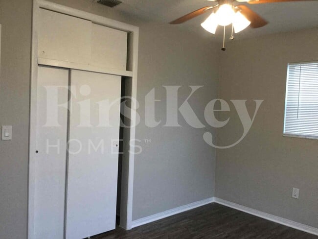 Building Photo - 7925 Indigo St