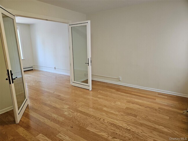 Building Photo - 48-29 40th St