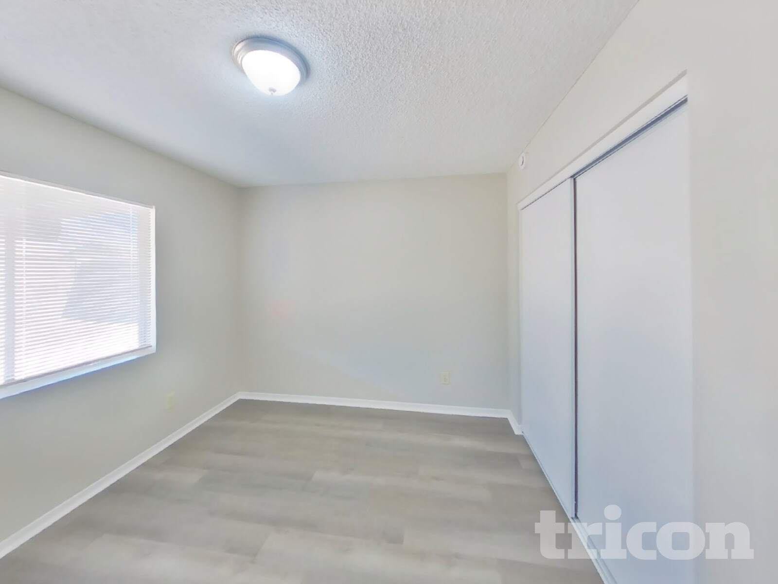 Building Photo - 10906 W Calle del Sol