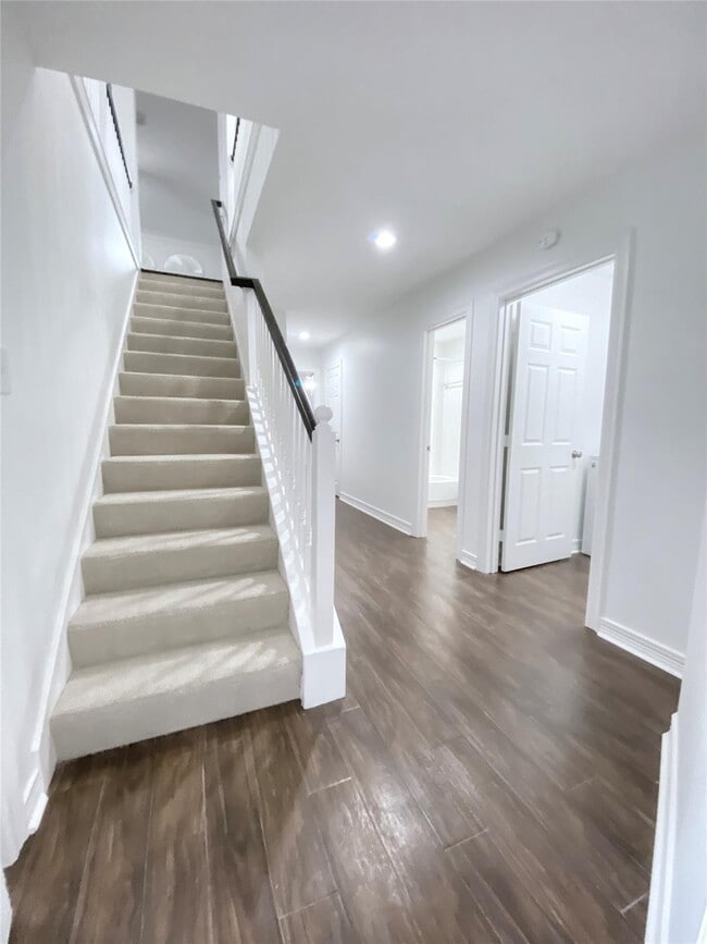 Building Photo - 1405 Prospect St