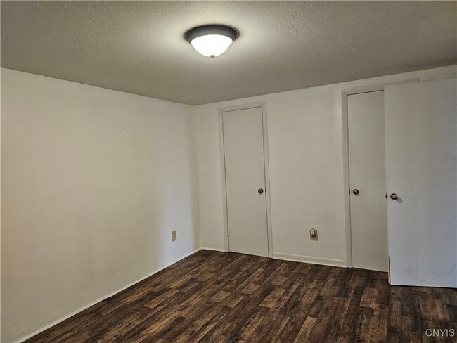 Building Photo - 25 Elm St