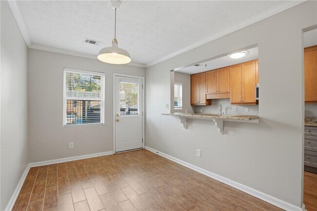 Building Photo - 215 Winding River Dr