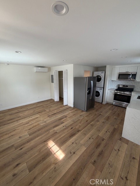 Building Photo - 7513 Topeka Dr