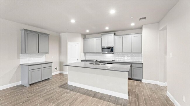 Building Photo - 5968 Bursey Rd