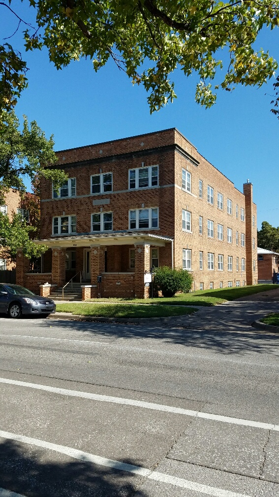 Building Photo - Legacy Square