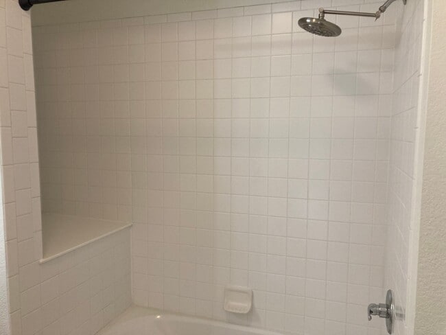 Building Photo - 2450 Windrow Dr