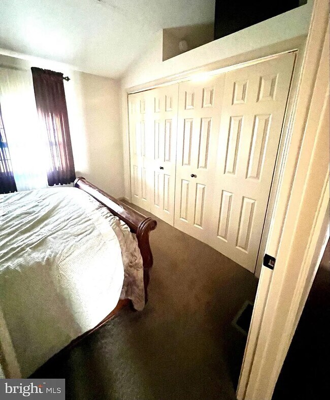 Building Photo - 754 Mechanic St