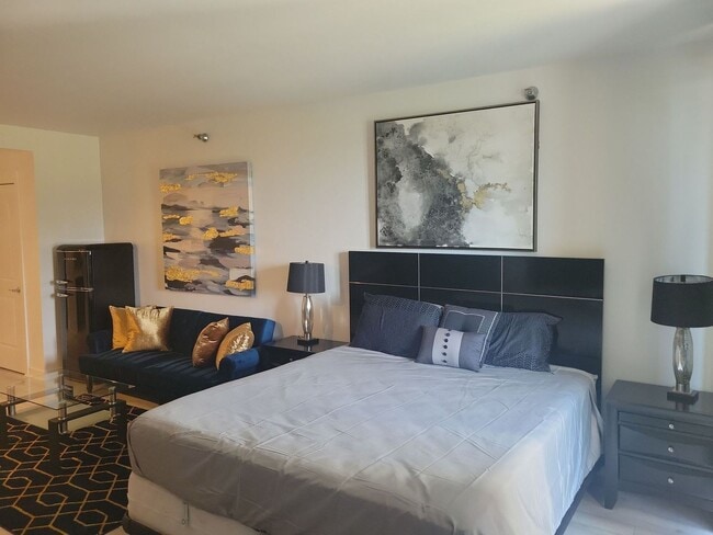 Building Photo - Stunning studio in Lake Las Vegas