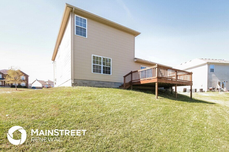 Building Photo - 181 Lyndhurst Dr