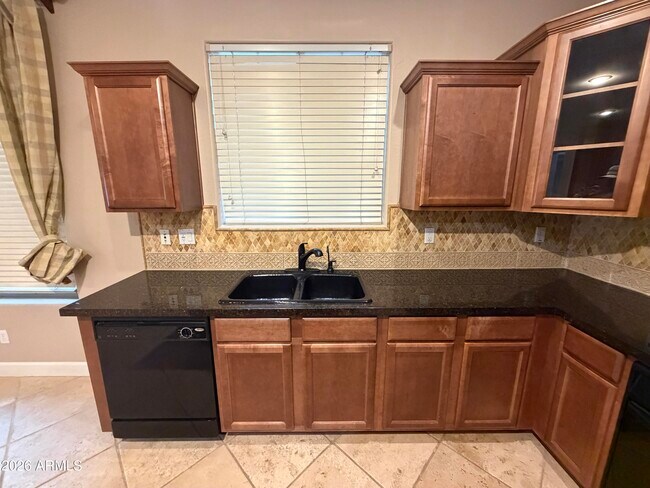 Building Photo - 421 W Wisteria Pl