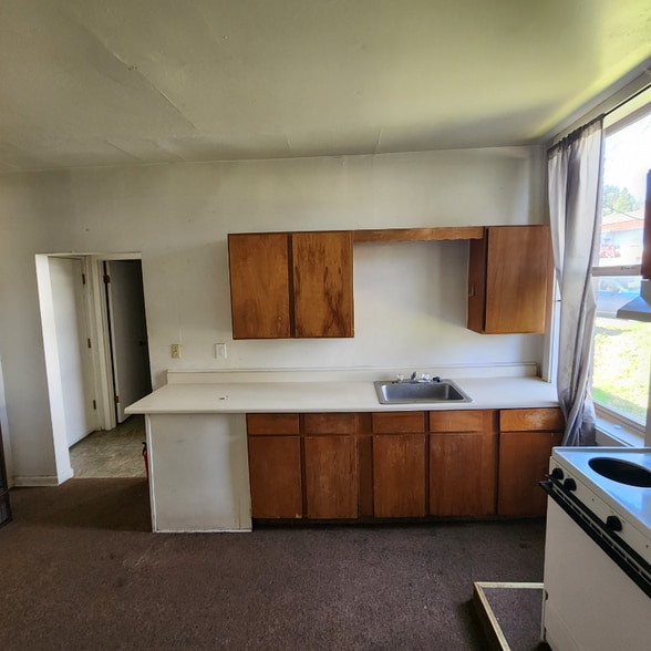 Building Photo - 216 E Jewett Blvd