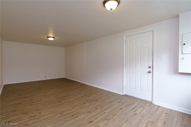 Building Photo - 9081 Royalton Rd