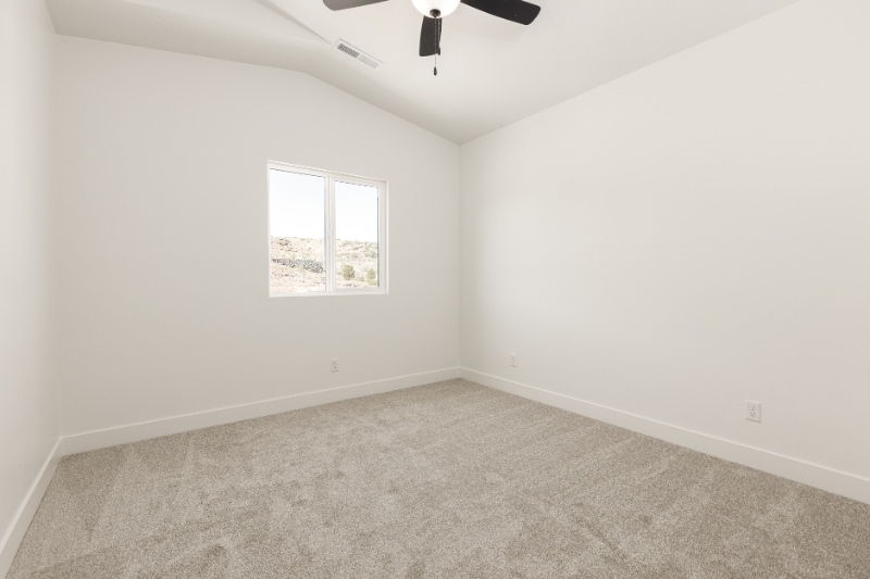 Building Photo - 2204 380 S