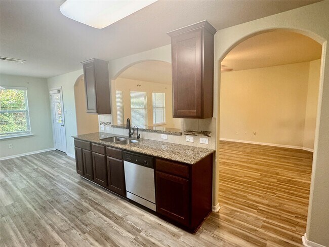 Building Photo - 1205 Quarterhorse Dr