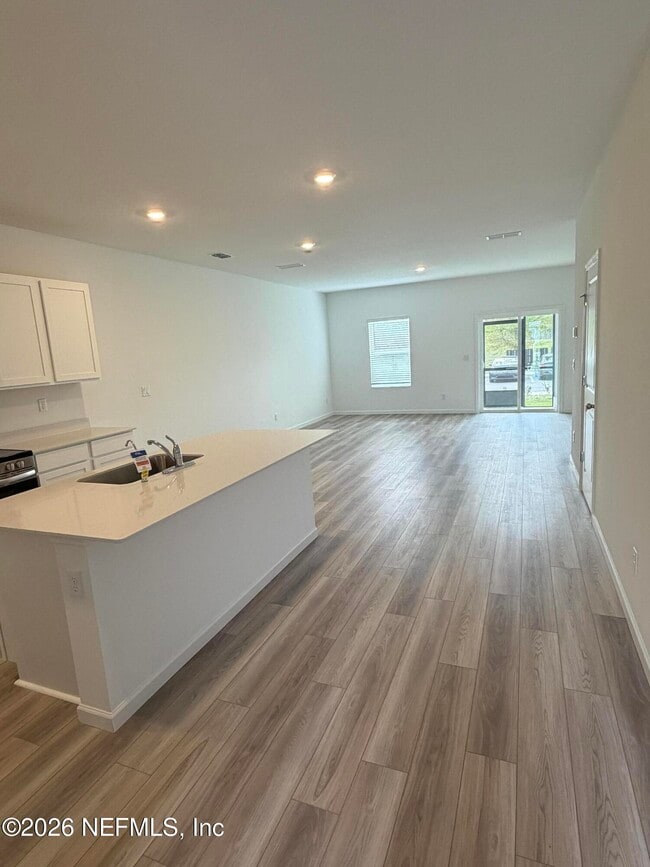 Building Photo - 3978 Mid Century St