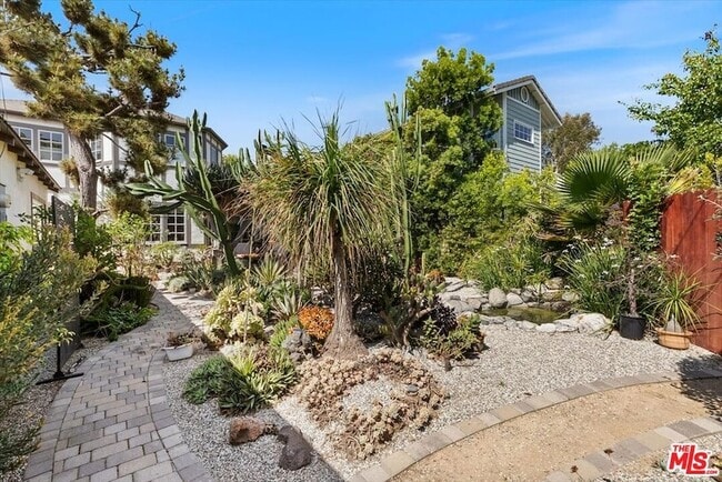 Building Photo - 2401 21st St