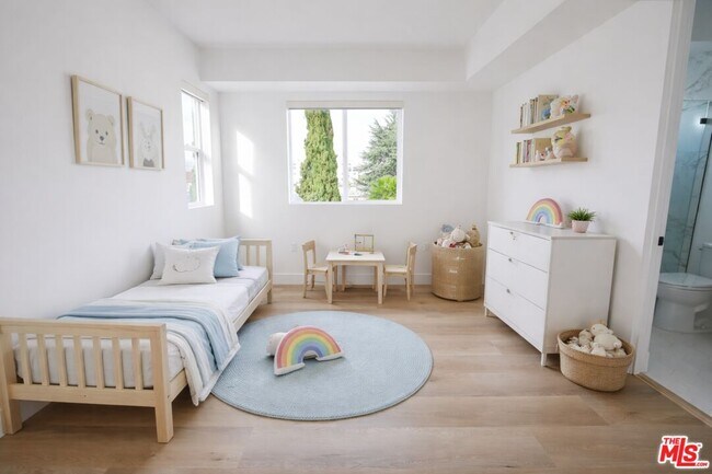 Building Photo - 11241 Morrison St