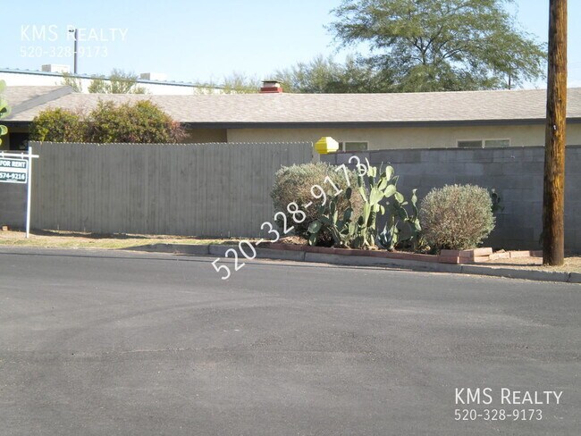 Building Photo - 2321 S Layton Pl
