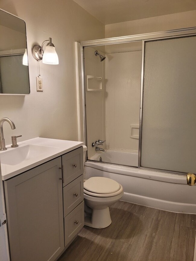 Building Photo - 230 High St