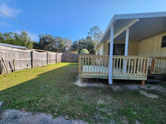 Building Photo - Discounted rent!.. 2 Bed 1 Bath Loaded with XTRA features!