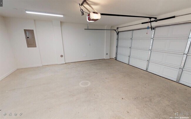 Building Photo - 3241 Rosedale Ave