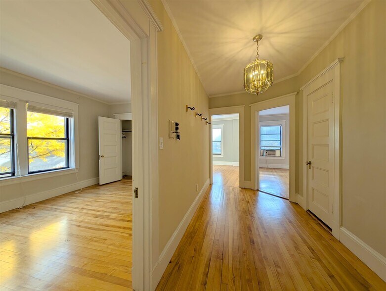 Building Photo - 84 Prescott St