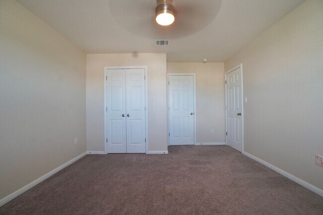 Building Photo - 445 Arrowhead Vine St