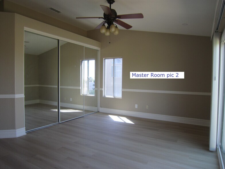 Building Photo - 1181 Kestrel Cir