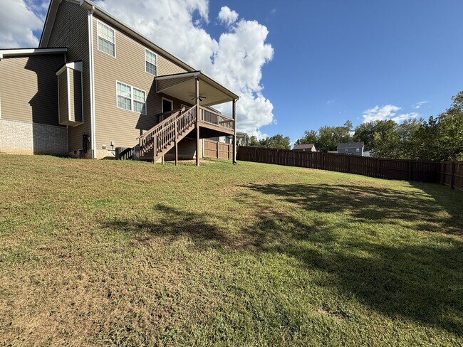 Building Photo - 203 Casting Ct