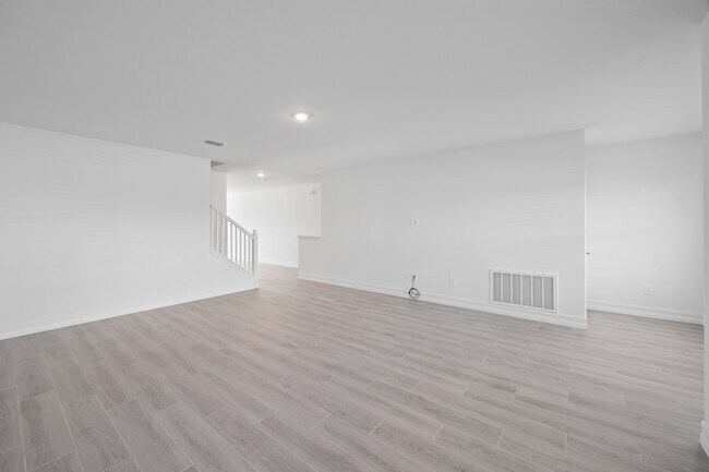 Building Photo - 3463 Silent Gdns Cv