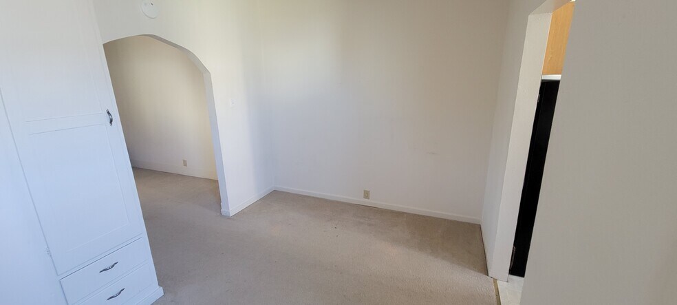 Dining room - 3938 Mission St