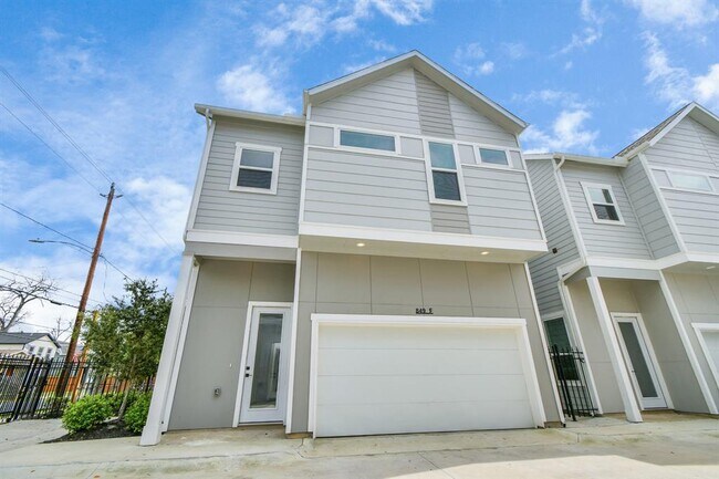 Building Photo - 849 Mansfield St