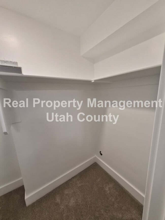 Building Photo - 1624 S 210 W