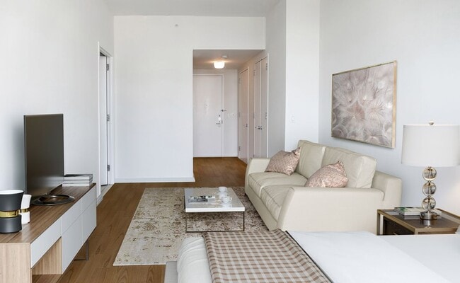 Interior Photo - The Maximilian