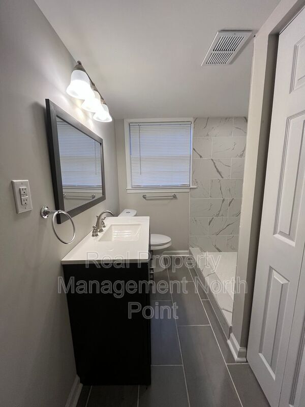 Building Photo - 3434 Palace Ct