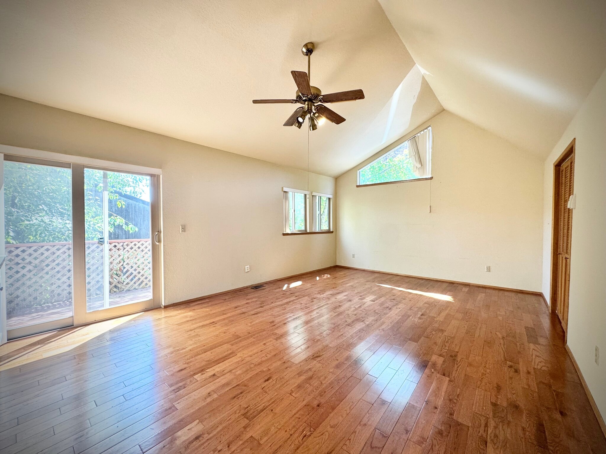 Building Photo - 14124 Phinney Ave N