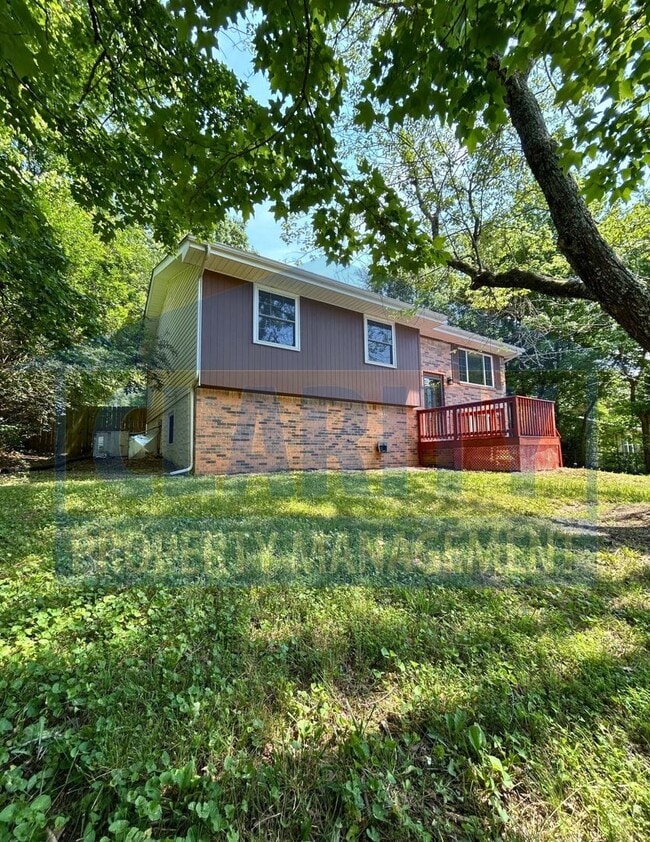 Building Photo - Gorgeous four bedroom home!!