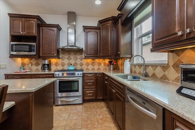 Building Photo - 15722 Green Cove Blvd