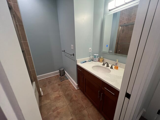 Building Photo - 2 Fall Pippin Ln