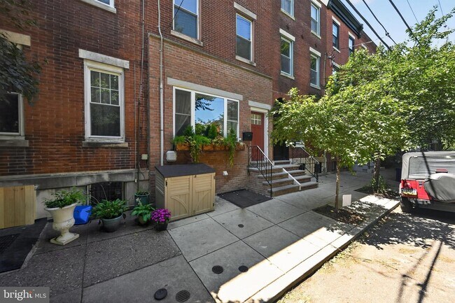 Building Photo - 1438 S 13th St