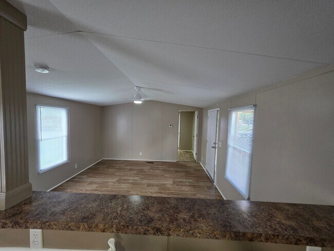 Building Photo - 1011 Jane Cir