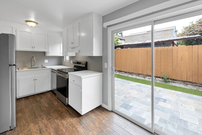 Kitchen & Patio - 4475 Dale Ave
