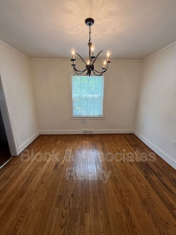 Building Photo - 227 Lexington Rd