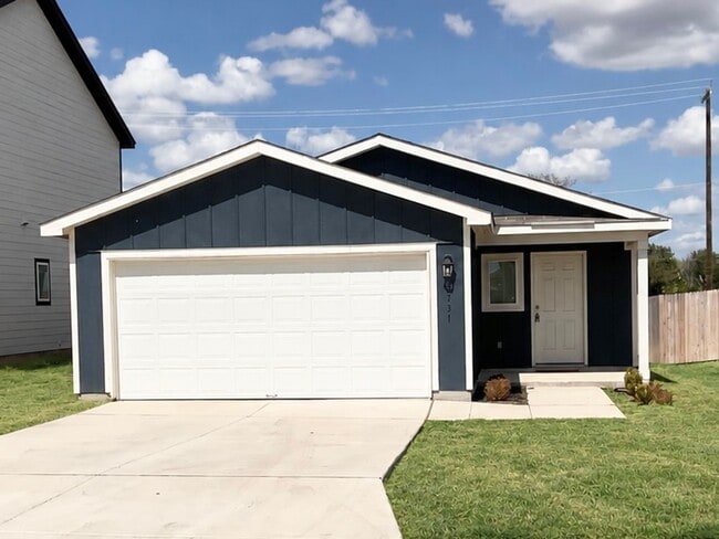 Building Photo - 5731 Falcon Pt