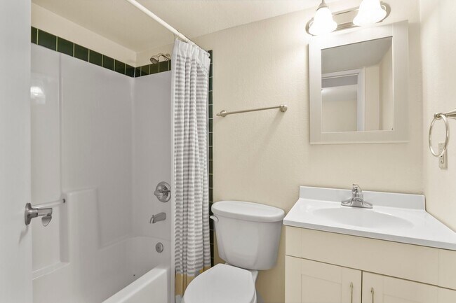Building Photo - Stunning 5 Bedroom in School District 20