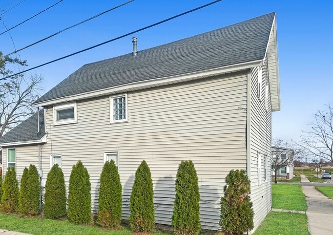 Building Photo - 441 Crosby St NW