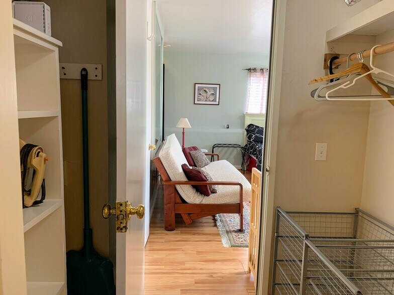 Building Photo - 8 Lisbon Ct