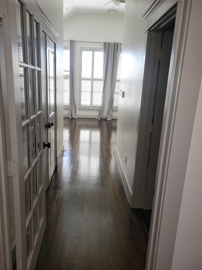 Building Photo - 4914 Rose St